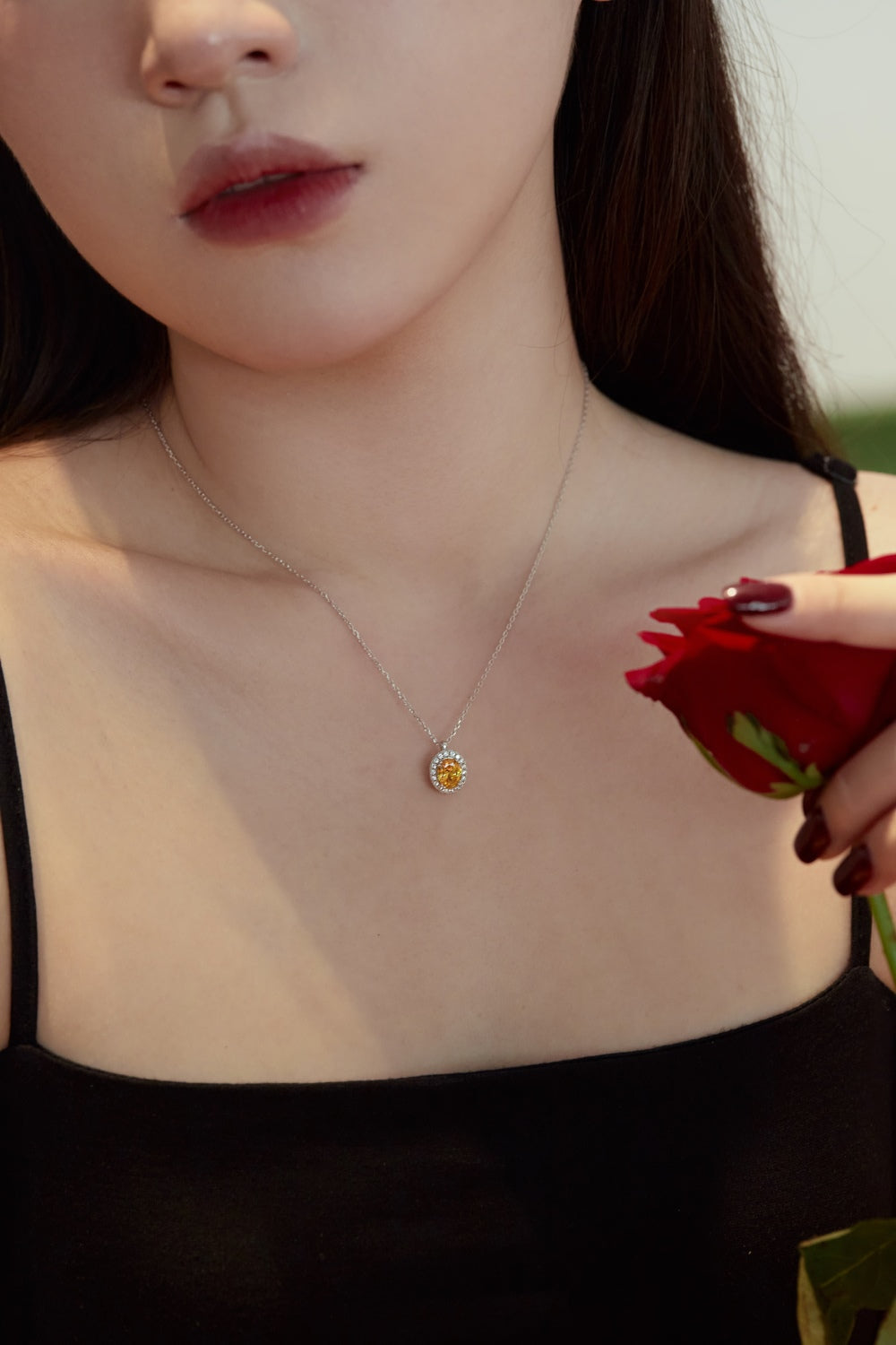 S925 Sterling Silver Stylish Collection Necklace with White Oval & Round Cubic Zirconia - Unique Niche Design for Luxury Fashion