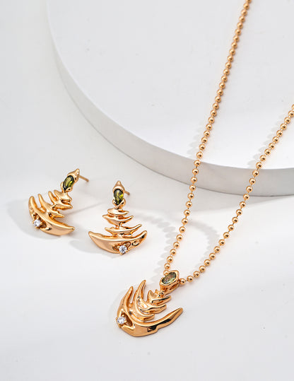 Pure Silver Necklace Embellished with Cubic Zirconia and Natural Wave Design